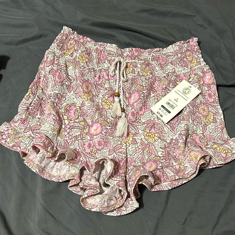Ruffle shorts